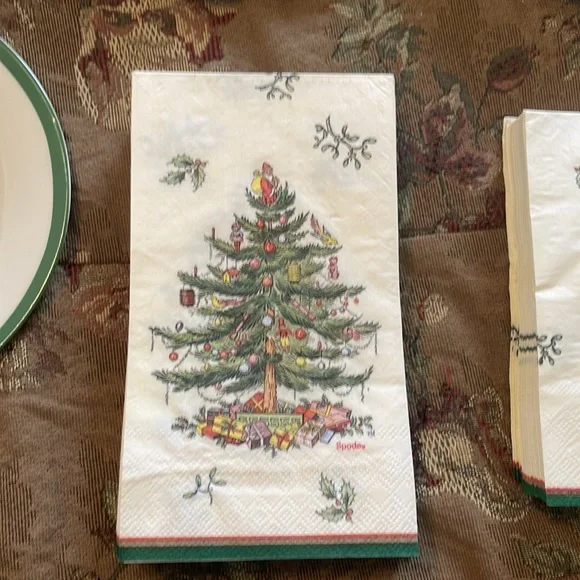 8 Spode Christmas tree dinner & 8 salad plates, 40 dinner & 20 guest towels - Picture 3 of 9